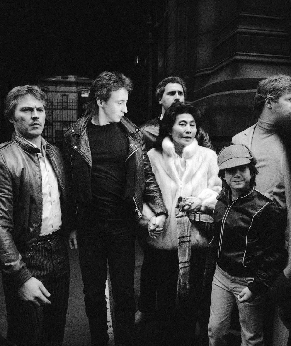 Julian Lennon, Yoko Ono and Sean (Rene Perez / AP)
