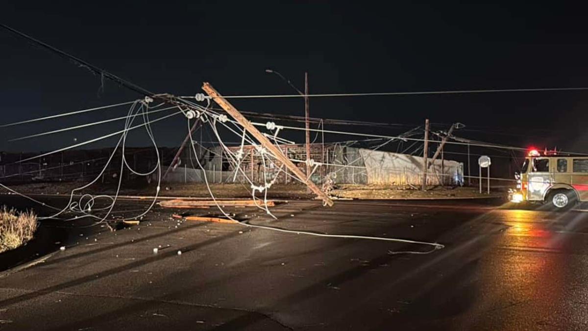 EF2 tornado confirmed in Grand Blanc Wednesday morning by National