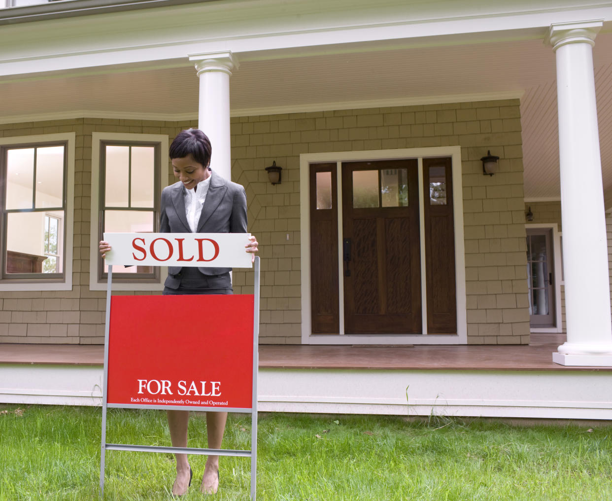 Monica Wright, who used to live in Section 8 housing, now owns multiple properties and land and wants to “pay it forward” with free training for struggling parents in how to pursue opportunities in real estate. (Photo: Getty Images)