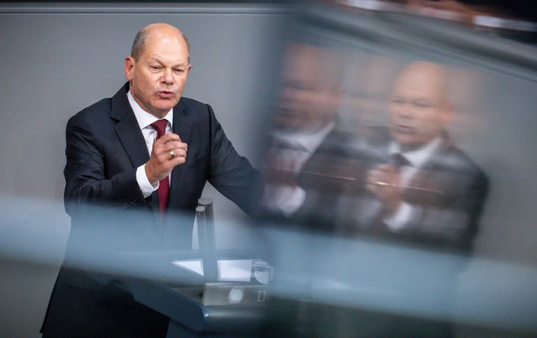 En canciller alemán Olaf Scholz en una sesión del Parlamento en Berlín el 7 de septiembre del 2022. (Michael Kappeler/dpa via AP)