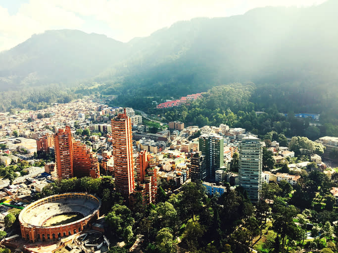 <strong>13e - Bogota (Colombie)</strong>. Passant plus de 10 heures par semaine dans les transports pour rejoindre leur emploi et leur temps de travail hebdomadaire étant de 45 heures, on peut comprendre pourquoi les habitants de la capitale colombienne souffrent de stress. ©<em>Getty Images</em>
