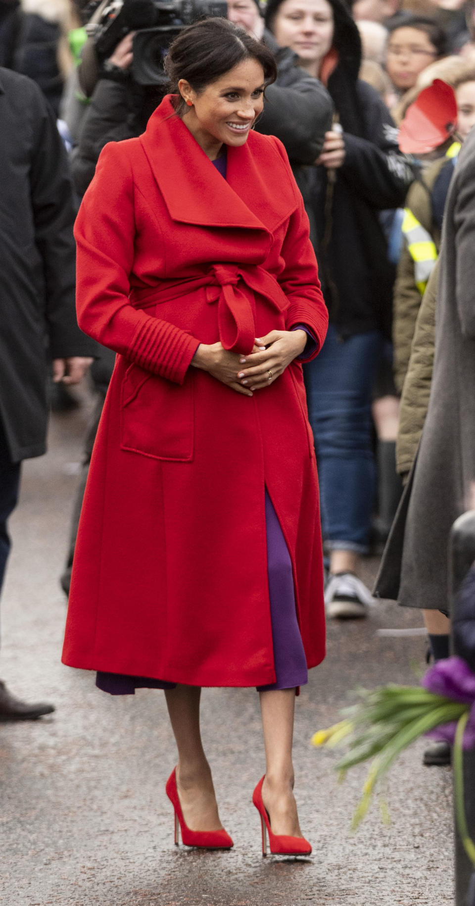 BIRKENHEAD, ENGLAND - JANUARY 14: Meghan, Duchess of Sussex visits Hamilton Square to view a new sculpture erected in November to mark the 100th anniversary of Wilfred Owens death on January 14, 2019 in Birkenhead, England. (Photo by Mark Cuthbert/UK Press via Getty Images)