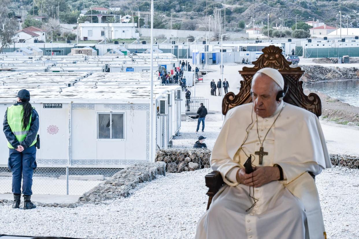 Le pape François à Mytilène sur l'île de Lesbos, le 5 décembre 2021.  - Louisa Gouliamaki / POOL / AFP