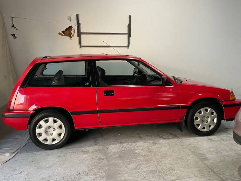 Photo: <a class="link " href="https://losangeles.craigslist.org/wst/cto/d/carson-1987-honda-civic-si-clean-title/7757796309.html" rel="nofollow noopener" target="_blank" data-ylk="slk:Craigslist;elm:context_link;itc:0;sec:content-canvas">Craigslist</a>