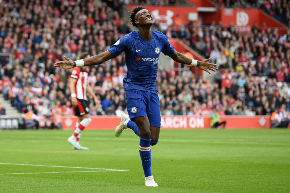 SOUTHAMPTON, ENGLAND - OCTOBER 06: Tammy Abraham of Chelsea celebrates scoring his teams first goal during the Premier League match between Southampton FC and Chelsea FC at St Mary's Stadium on October 06, 2019 in Southampton, United Kingdom. (Photo by Darren Walsh/Chelsea FC via Getty Images)