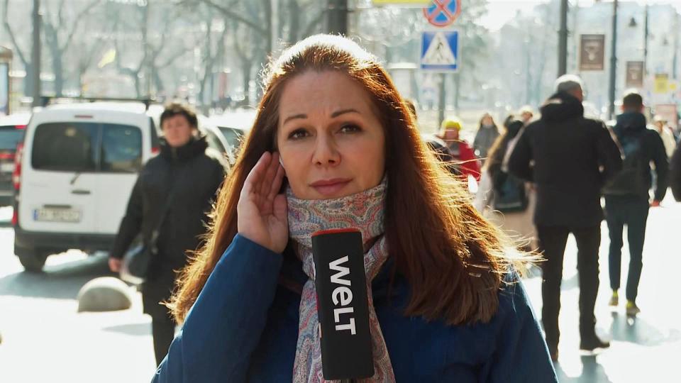 Auch Tatjana Ohm, WELT-Chefmoderatorin, berichtet aus der Ukraine. Zwischendurch schlug ihr die Enttäuschung der ukrainischen Bevölkerung über ausbleibende deutsche Waffenlieferungen entgegen. "Es war schwierig, damit umzugehen", sagt sie. (Bild: WeltN24 GmbH)
