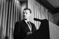 <p>National Security Affairs Adviser Zbigniew Brzezinski tells a Washington news briefing in Washington, Friday, May 11, 1979 that President Carter and Soviet President Leonid Brezhnev will meet from June 15 to 18 in Vienna to sign their new Salt II treaty. (Photo: Tasnadi/AP) </p>