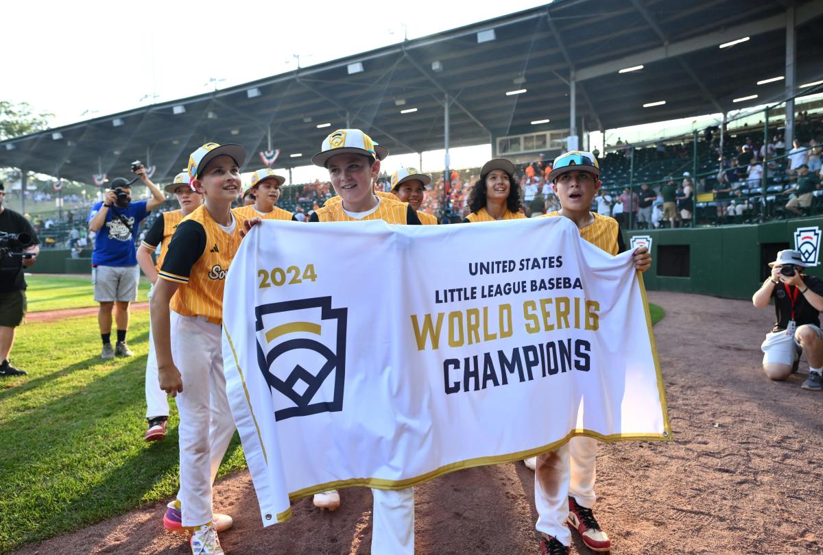 Lake Mary, Florida wins Little League World Series over Chinese Taipei in extra innings on walk-off bunt, error