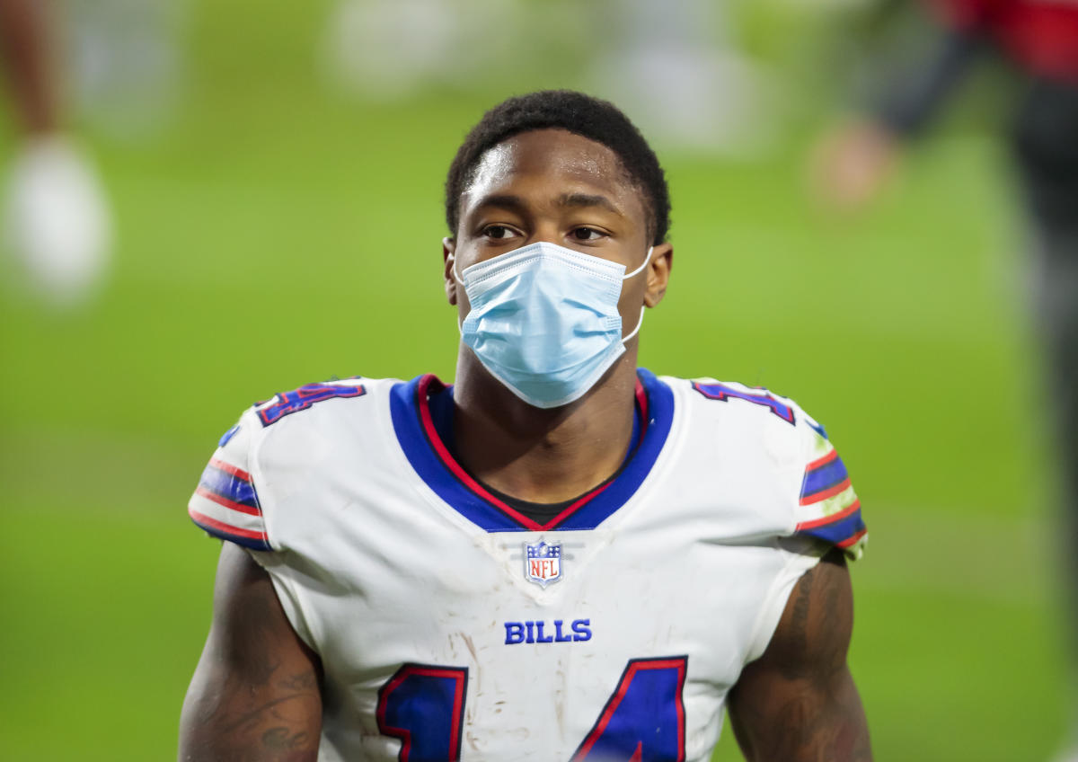 The Athletic on X: Stefon Diggs recorded five receptions for 96 receiving  yards in the first quarter of the Bills wild-card matchup against the  Dolphins. The last player with 100 receiving yards