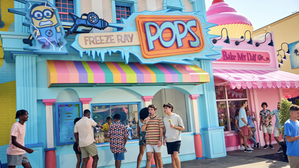 minion land universal studios freeze ray pops, outside of the entrance