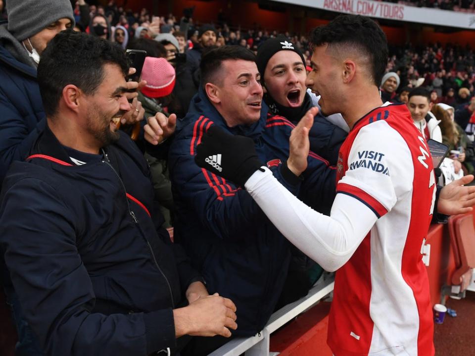 Gabriel Martinelli of Arsenal celebrates with his friends (Arsenal FC via Getty Images)