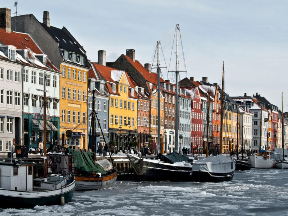 Warum in die Ferne schweifen, wenn das Glück so nah liegt? Für den nächsten Winterurlaub gilt das ebenfalls. Europäische Städte haben viel zu bieten und verzaubern mit ihrem ganz eigenen Charme. Diese Orte muss man einfach gesehen haben.