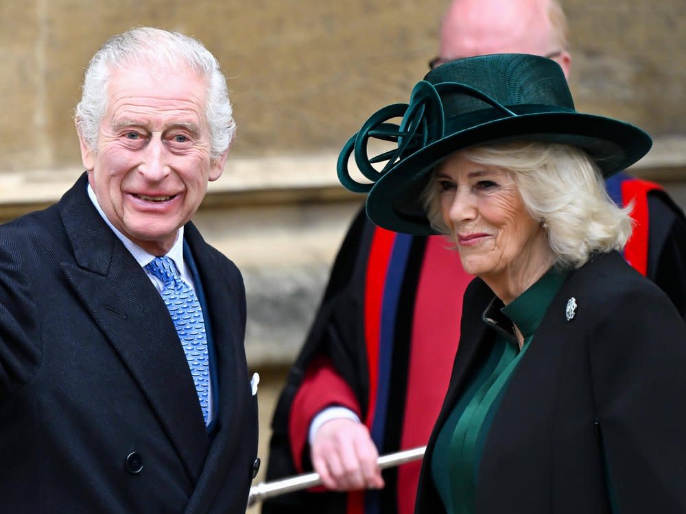 Gut drauf und nahezu erholt: König Charles und Königin Camilla vor dem Ostergottesdienst 2024. (Bild: imago/Cover-Images)