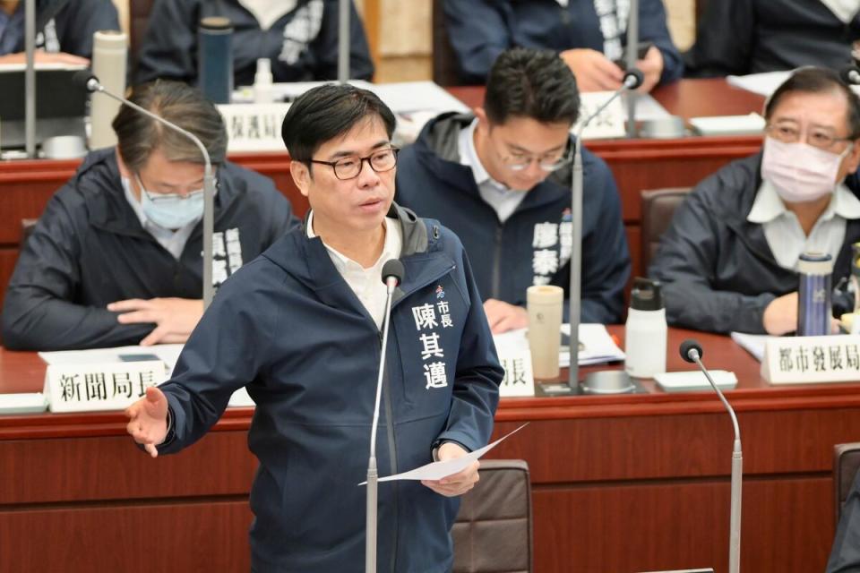 陳其邁表示以彈性靈活方式兼顧財政平衡與市政建設。   圖：高雄市政府提供