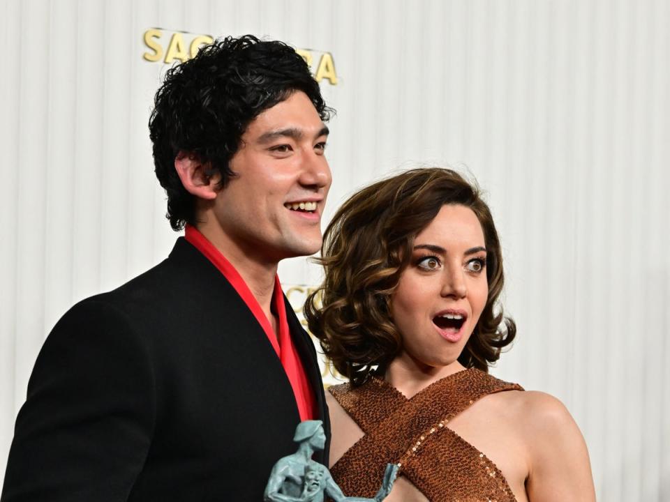 Aubrey Plaza and Will Sharpe at the 2023 SAG Awards (AFP via Getty Images)