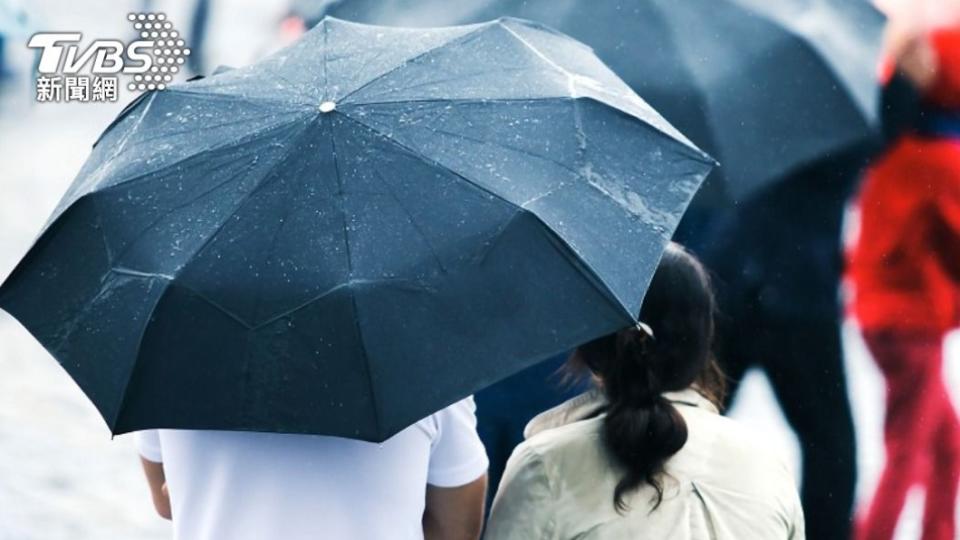 鄭明典公布最新梅雨指標圖，直呼降雨「現曙光」。（示意圖／Shutterstock達志影像）