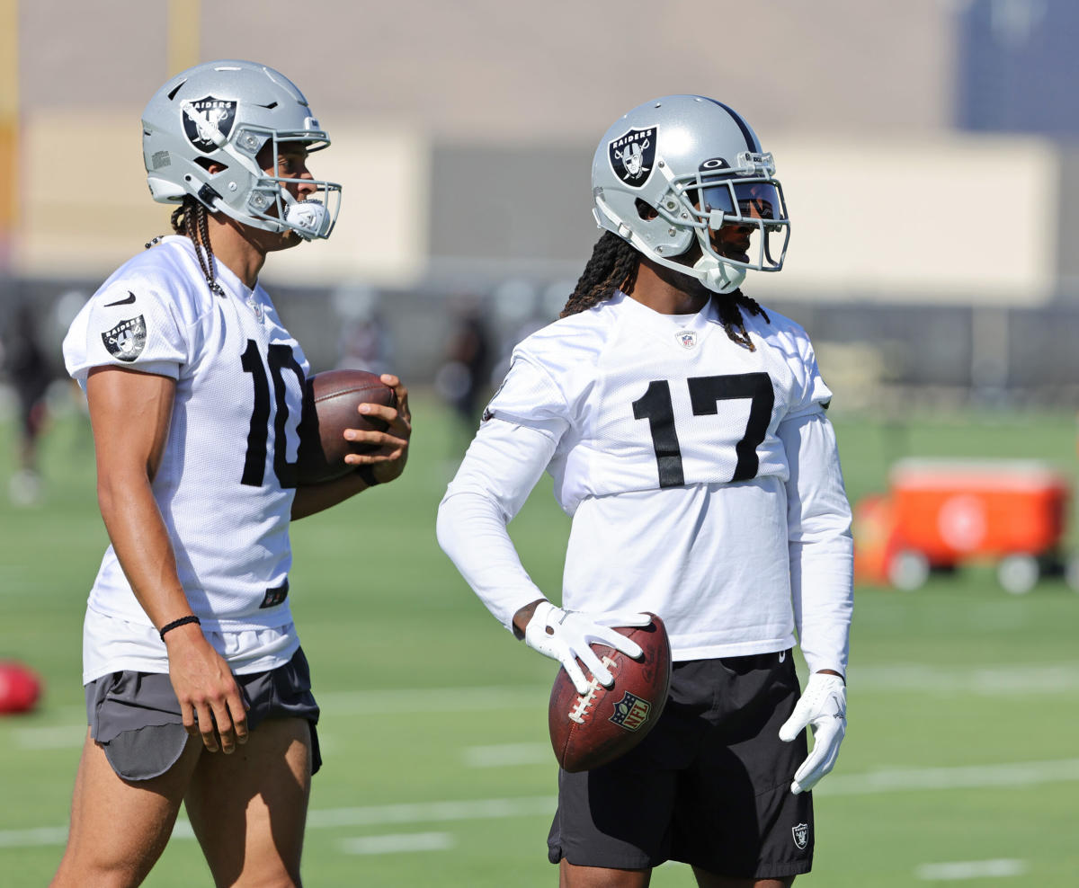 Raiders WR Mack Hollins continues to impress at camp