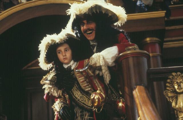 DUSTIN HOFFMAN and ROBIN WILLIAMS in HOOK, 1991, directed by