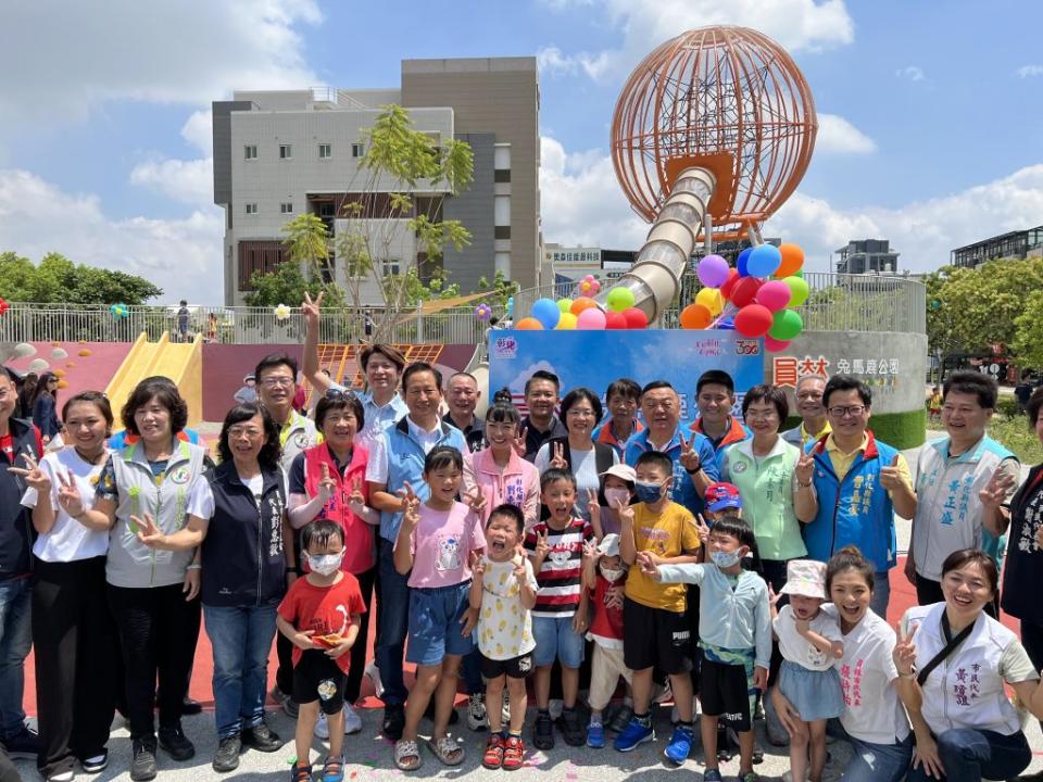 員林市首座共融式公園-兔馬鹿公園落成啟用，可提供小孩與大人一起休憩遊戲。（記者吳東興攝）