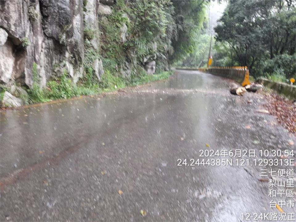 快新聞／南投力行產業道路「土石坍方」雙向中斷　茶農：恐影響採茶