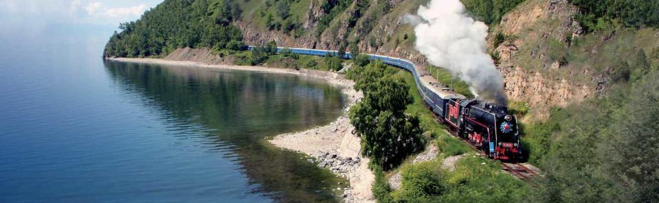 <p>Este tren conecta Rusia occidental con la Siberia y atraviesa ocho husos horarios, lo cual significa que ofrece un itinerario bien completo que incluye las imponentes vistas al lago Baikal, el lago de agua dulce más grande del mundo o los majestuosos montes Urales. También toma un desvío panorámico por Ulán Bator, la capital de Mongolia. Es el tren más caro de Rusia, y cuenta con estilosos interiores en oro, crema y blanco que contrastan con los acabados en madera reluciente.<br> Precio: a partir de 19.924 dólares. </p>