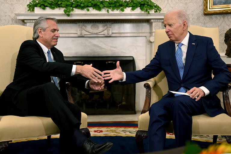 Reunión del presidente Joe Biden con Alberto Fernández, en la Oficina Oval de la Casa Blanca en Washington, el miércoles 29 de marzo de 2023