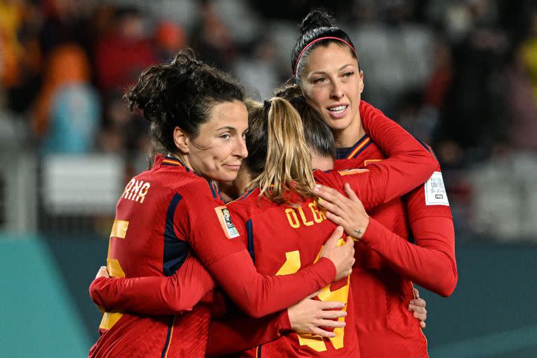 España se clasificó a octavos de final con una fecha de anticipación; acumula dos triunfos, con ocho goles a favor