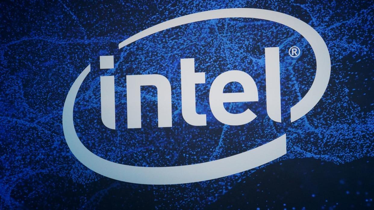 Der Chip-Riese Intel sieht kein Ende der globalen Halbleiter-Engpässe.