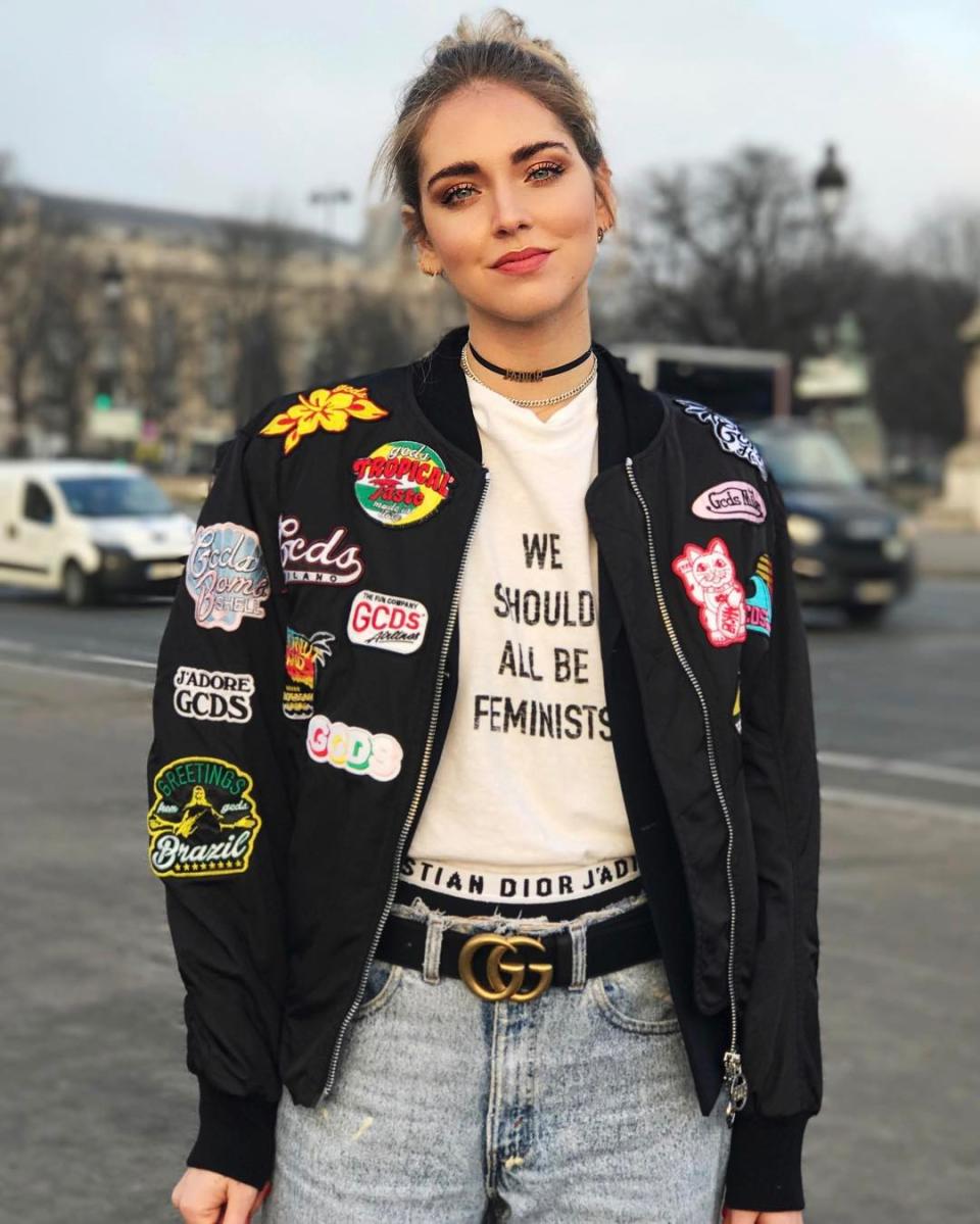 Offenbar gefällt ihr der Look selbst so gut, dass sie ihn gleich ein zweites Mal trägt und teilt. Dieses Mal zur Couture Week in Paris. (Bild-Copyright: Instagram/chiaraferragni)