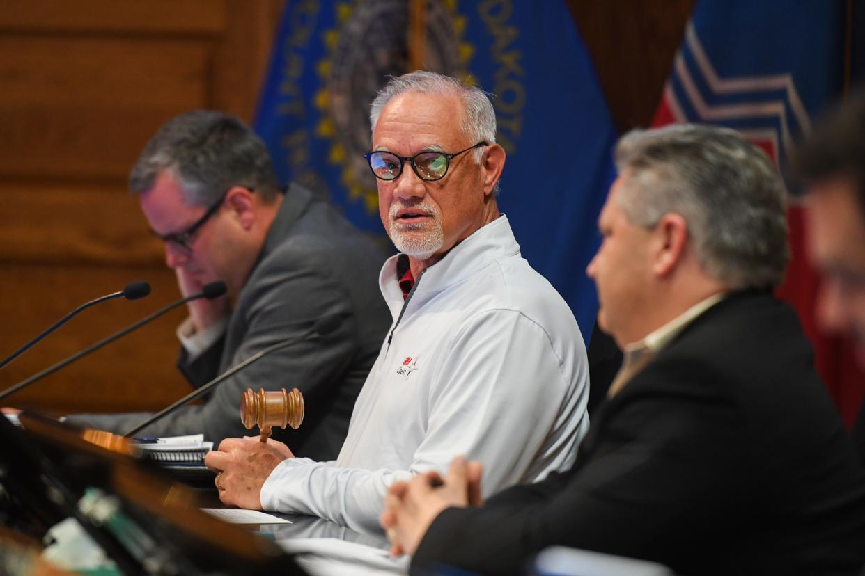 Central city council member Curt Soehl sworns in David Barranco on Tuesday, May 21, 2024 at Carnegie Town Hall in Sioux Falls.