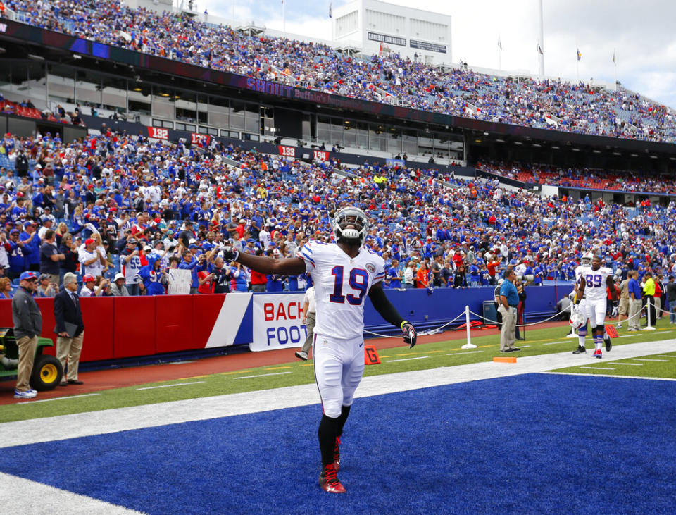 Buffalo Bills wide receiver Mike Williams (19) walks off the field after warm ups before an NFL football game against the Miami Dolphins on Sunday, Sept. 14, 2014, in Orchard Park, N.Y. (AP Photo/Bill Wippert)