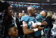 <p>Corey Graham #24 of the Philadelphia Eagles and his family celebrate after the Eagles defeated the New England Patriots 41-33 in Super Bowl LII at U.S. Bank Stadium on February 4, 2018 in Minneapolis, Minnesota. (Photo by Elsa/Getty Images) </p>