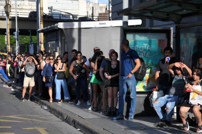 Paro en todas las líneas de subte por el asesinato de la mujer policía