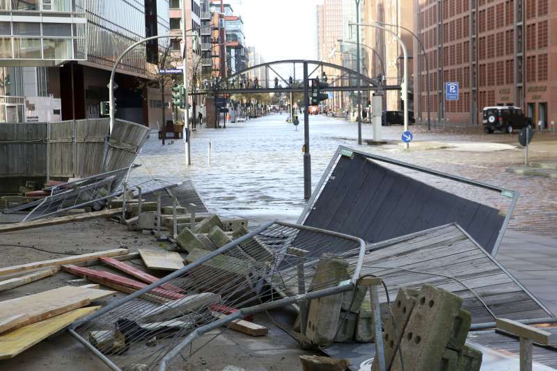 颶風「黑瓦」襲擊中歐的德國、波蘭與捷克，造成至少6人死亡，並引發水災。（美聯社）