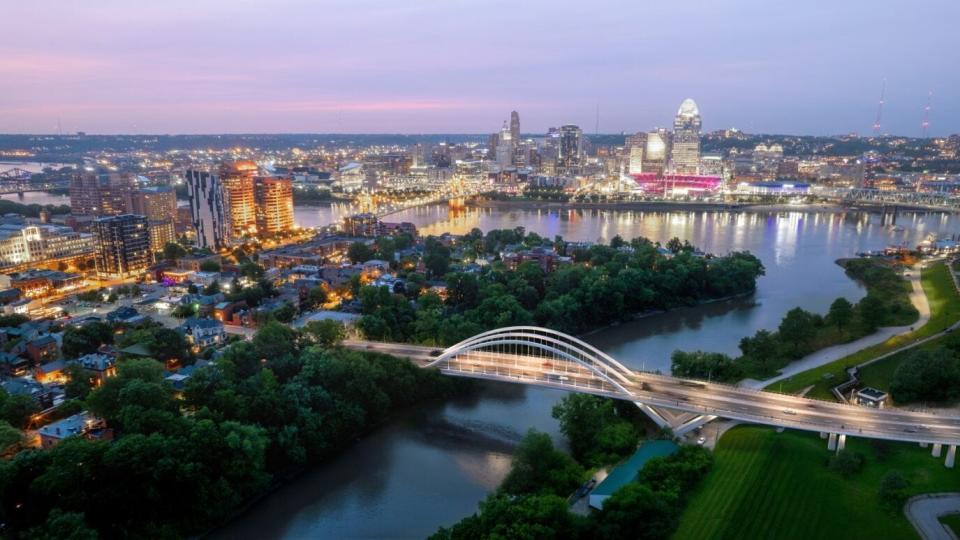 The Kentucky Transportation Cabinet settled on a four-lane replacement for the existing Fourth Street Bridge between Covington and Newport. Devou Good Foundation pushed for a three-lane bridge to reduce the volume and speed of traffic.