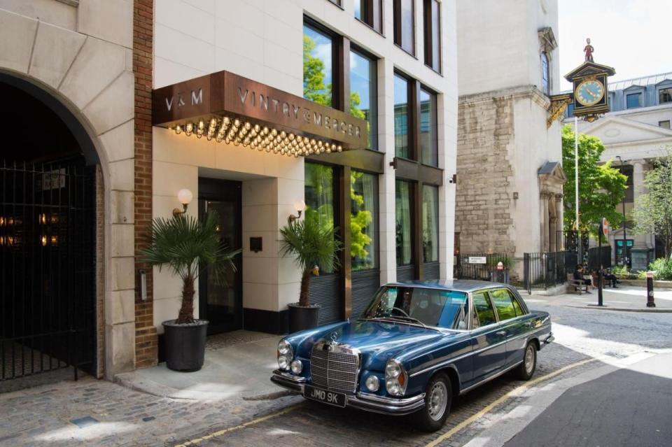 london hotels with parking