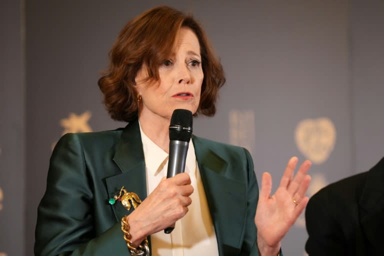 American actress Sigourney Weaver, who is set to receive an award at the same film festival, was asked about her affair (CESAR MANSO)