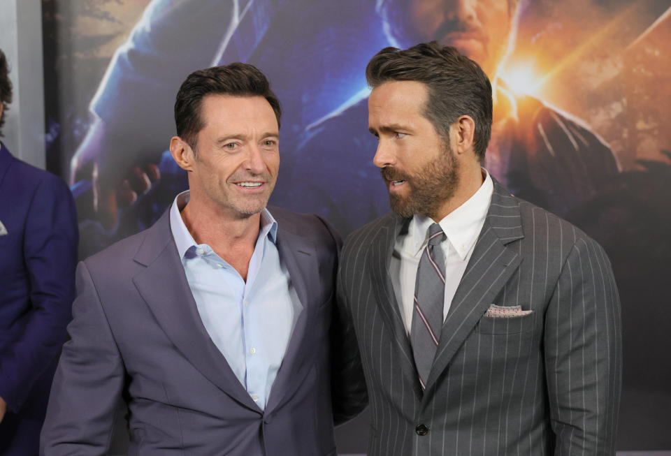 Les acteurs Hugh Jackman et Ryan Reynolds, le 28 novembre 2022 à New-York 