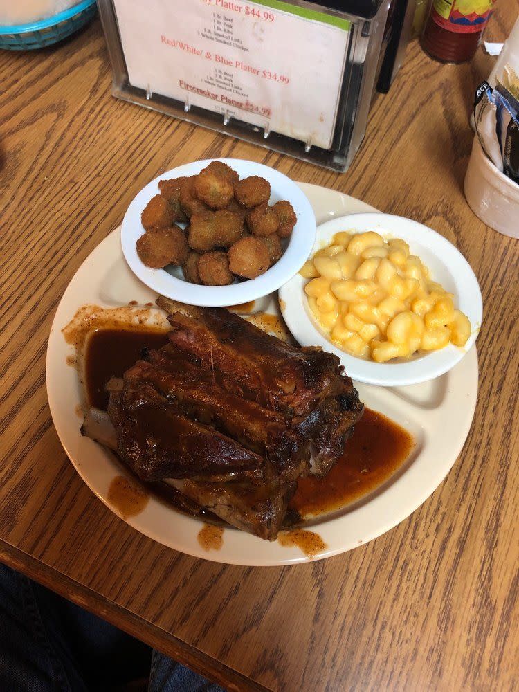 Lindsey’s Hospitality House & Barbecue — North Little Rock, Arkansas