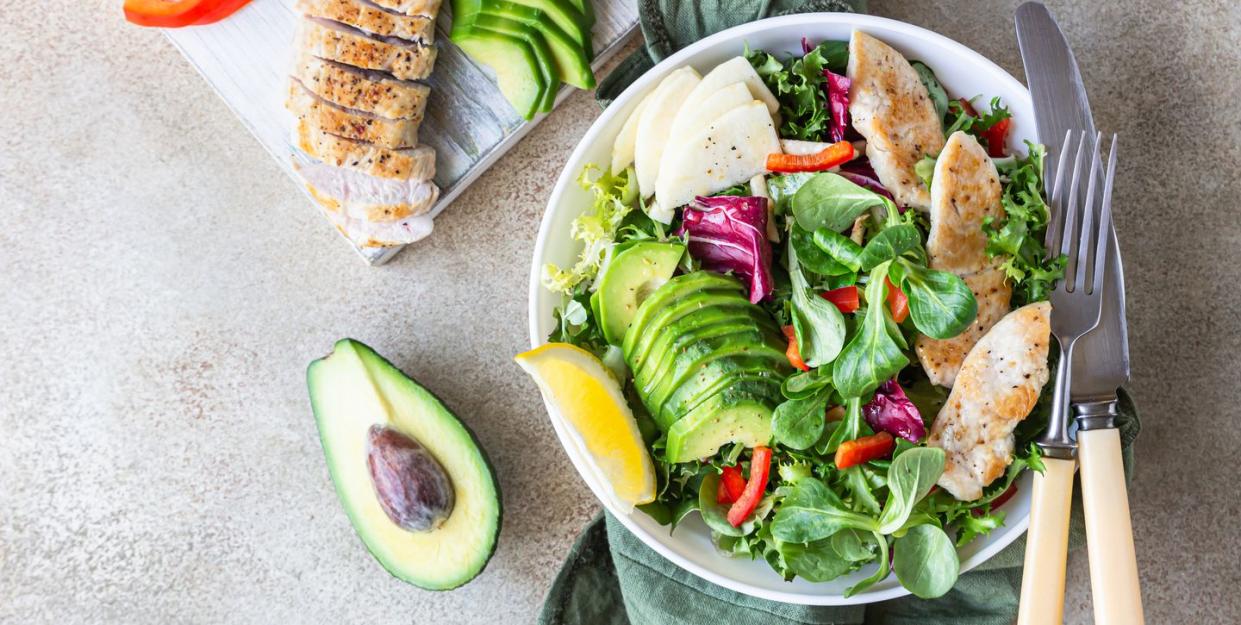 avocado, apple, bell pepper and grilled chicken salad