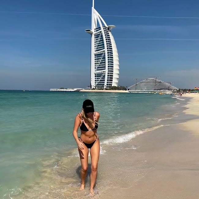 perrie-edwards-burj-al-arab