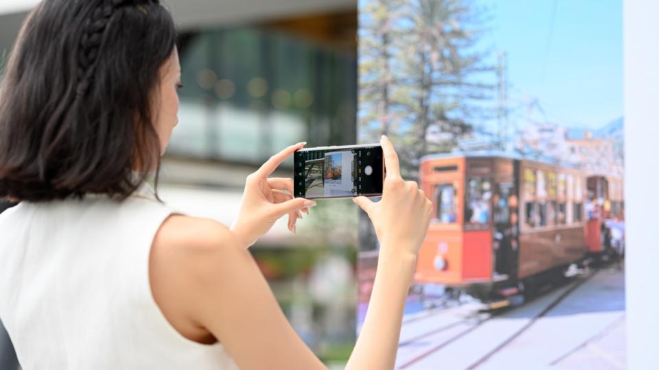 realme 11 Pro系列手機登台，攜手Lonely Planet跨界聯名客製化街拍模式4.0