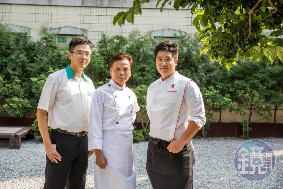 台南知名的辦桌王汪義勇「阿勇師」（中）和兒子江士千（左），曾攜手「阿霞飯店」第三代傳人吳健豪（右），跨店家、跨世代一起打造台南味辦桌菜。