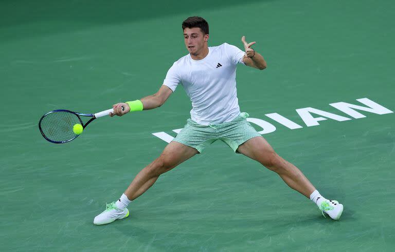 La limpieza técnica de Luca Nardi en una imagen de su partido frente a Djokovic en Indian Wells 