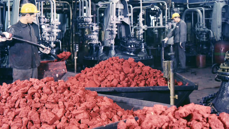 The Alizarin dye process at the Bayer Leverkusen plant in 1961. - Bayer Archives Leverkusen/Courtesy Atelier Editions