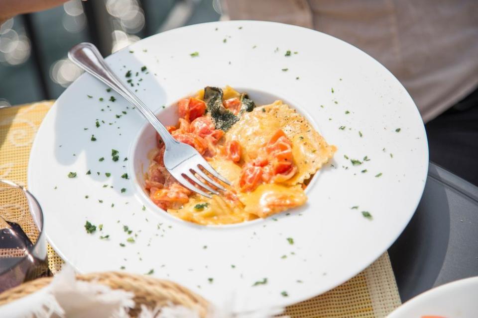 Sonoma Goat Cheese Ravioli, 1995