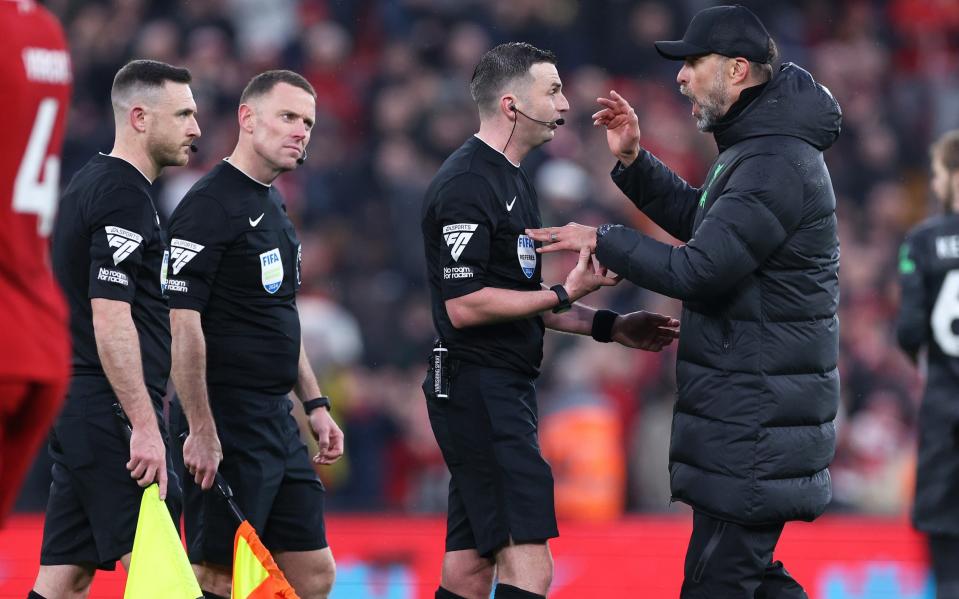 Jurgen Klopp questions Michael Oliver's refusal to award Liverpool a late penalty