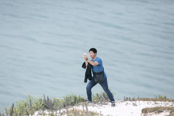 Tourists risking lives for cliff-edge selfies despite Arthur Cave's death