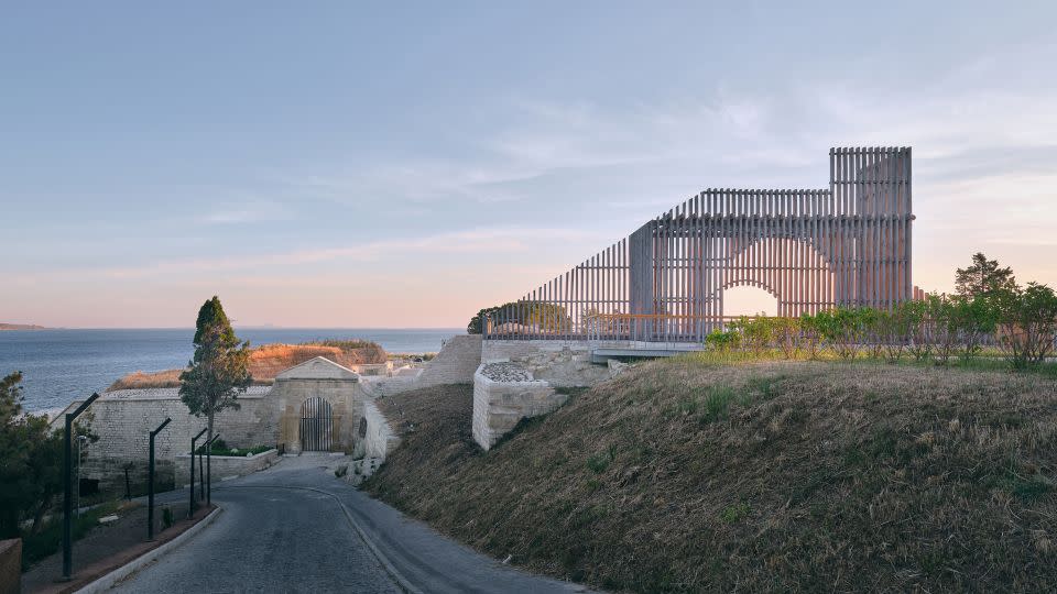 Located on the European shore of the Gallipoli Peninsula in Turkey, the original 17th-century structure was severely damaged during WWI. A multi-disciplinary team comprising designers, historians and engineers worked to restore the fortress to its current form today. - 2024 World Architecture Festival