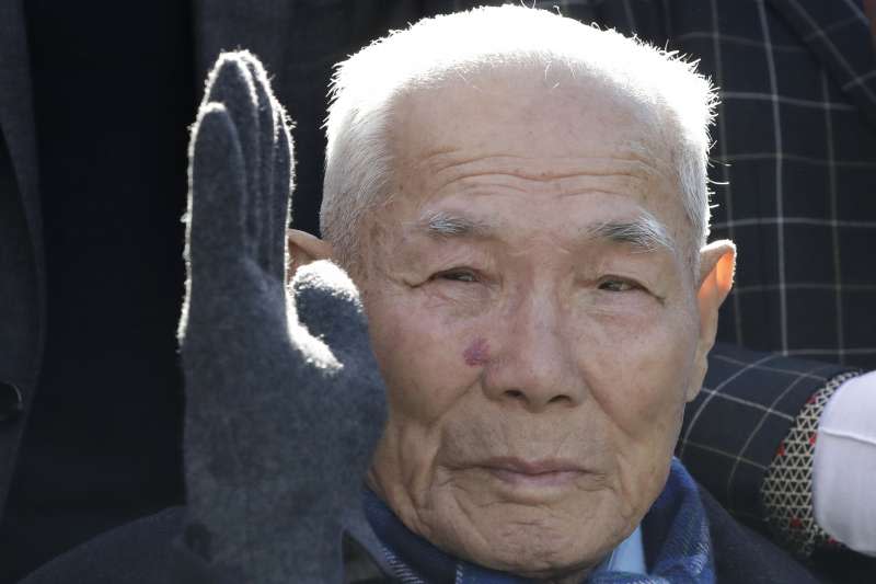 南韓94歲老人李春希在二戰期間，遭到日本「新日鐵住金」公司強迫勞動（美聯社）